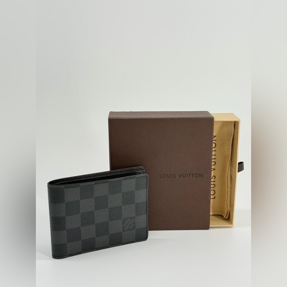 LOUIS VUITTON Men’s Damier Infini Leather Multiple Wallet